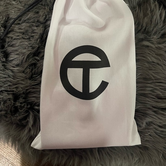 Small Azalea Telfar Bag ๐๐ - Picture 4 of 5